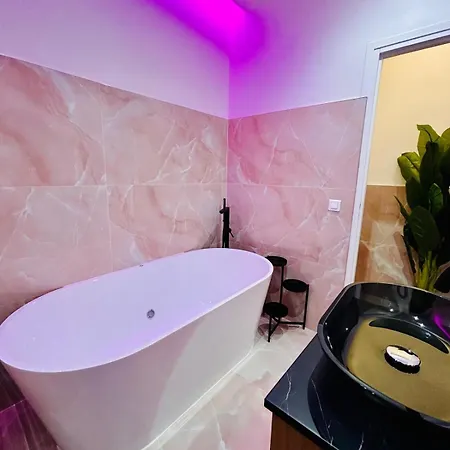 Intimate Escape - Seaside - Bath - Wifi - Ac Nice