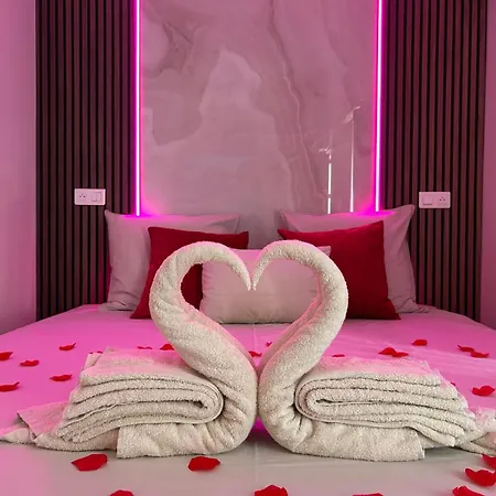 Intimate Escape - Seaside - Bath - Wifi - Ac Νίκαια