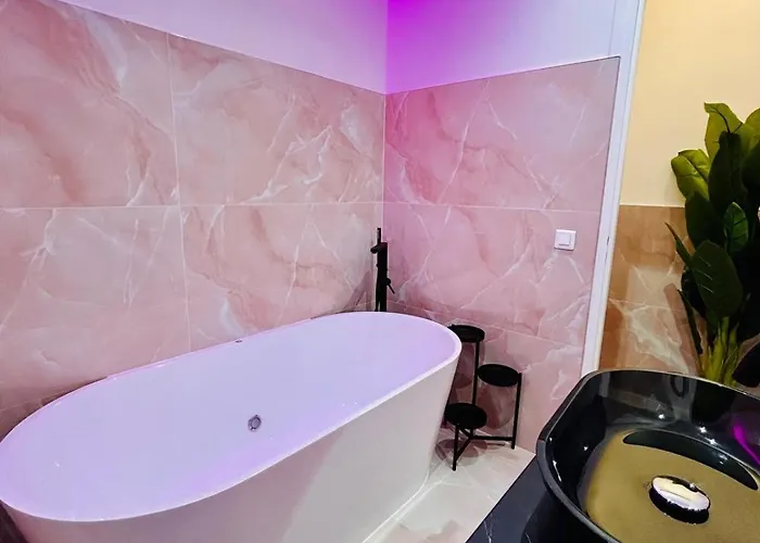 Intimate Escape - Seaside - Bath - Wifi - Ac نيس