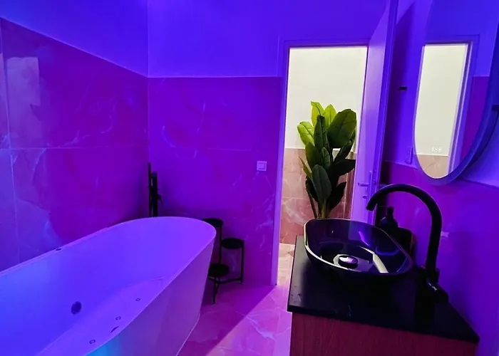 Intimate Escape - Seaside - Bath - Wifi - Ac * Nice
