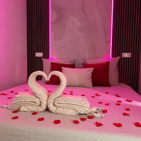 Intimate Escape - Seaside - Ac - Wifi 아파트 *
